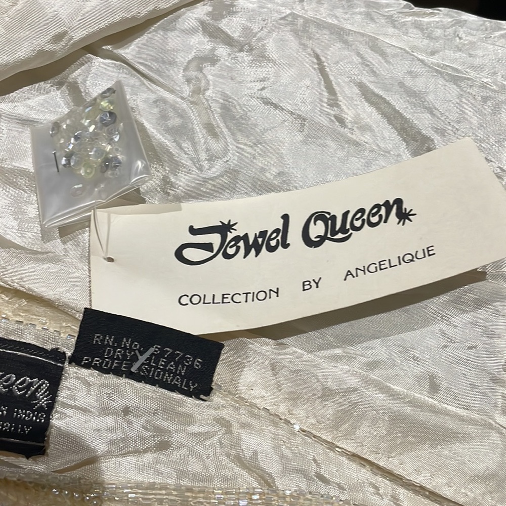 NWT Vintage‎ Jewel Queen 100% Silk, Handmade, Beaded & Sequin, V-Neck Gown - Picture 13 of 13